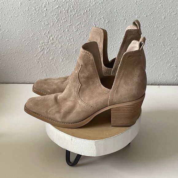 Steve Madden Shoes - Pre-Owed Steve Madden Womens Tan Leather Bootie Size 9.5